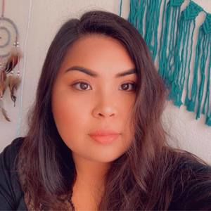 Meet your Posher, Adrienne